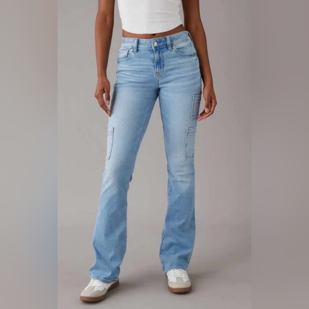 Light Wash Straight-Leg Cargo Jeans - Women